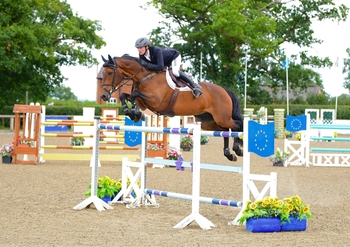 Paul Sims retains his 1.40m title at the Scope Festival Paul Sims retains his 1.40m title at the Scope Festival